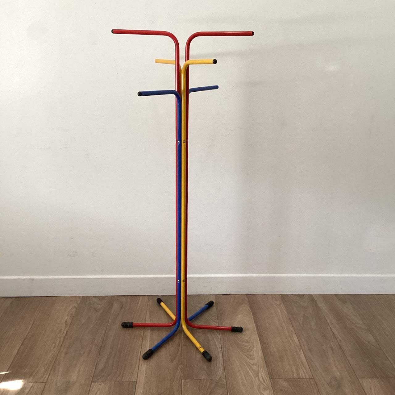 Porte-manteau Mural IKEA – Tête De Chien, Style 90’s, Métal