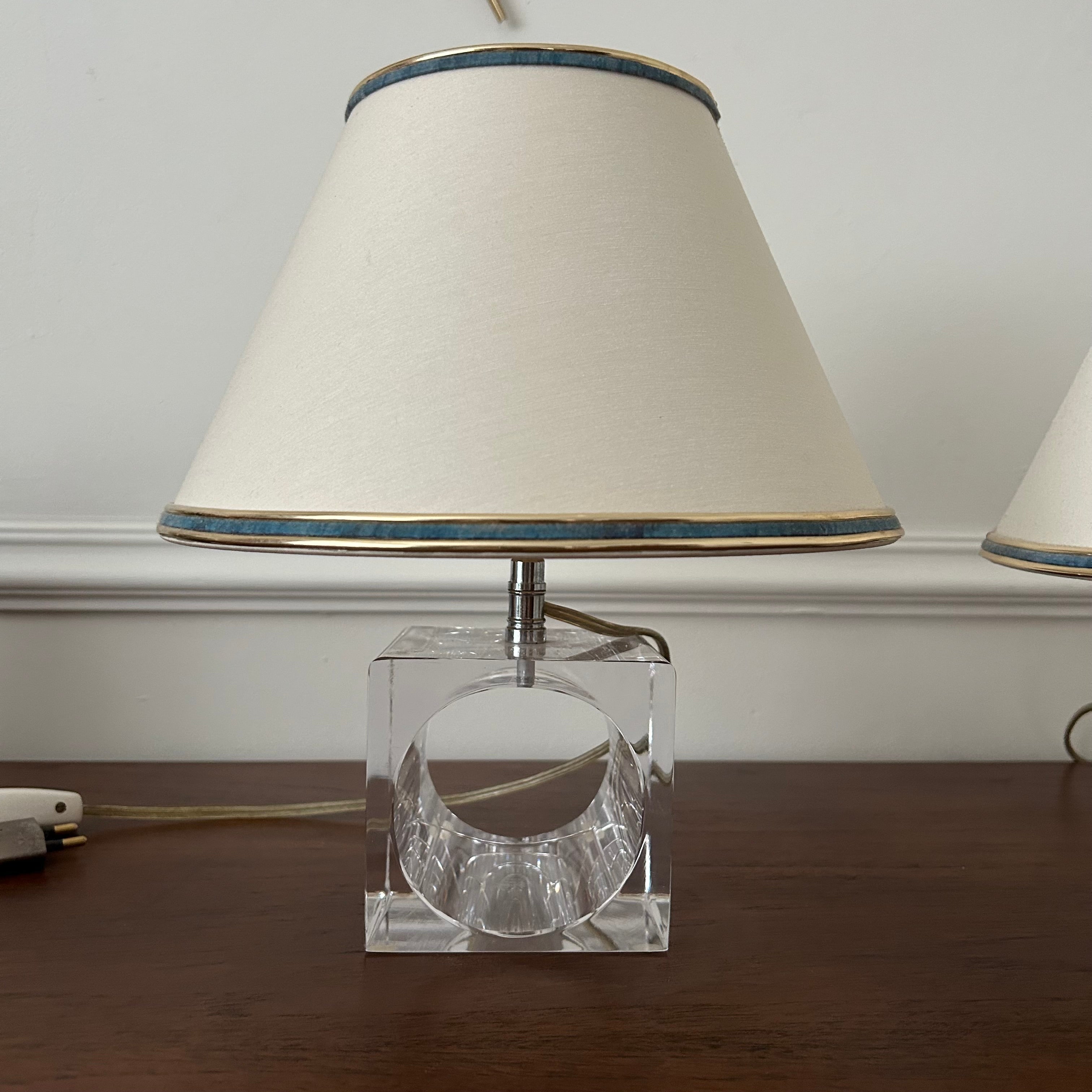 Paire de lampes en cristal de Sèvres