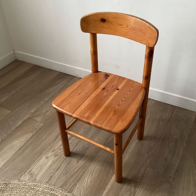 Chaise vintage en pin