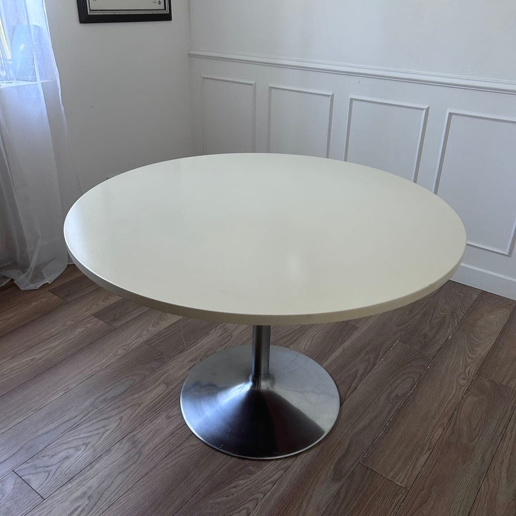 Table Wilhelm Renz  2
