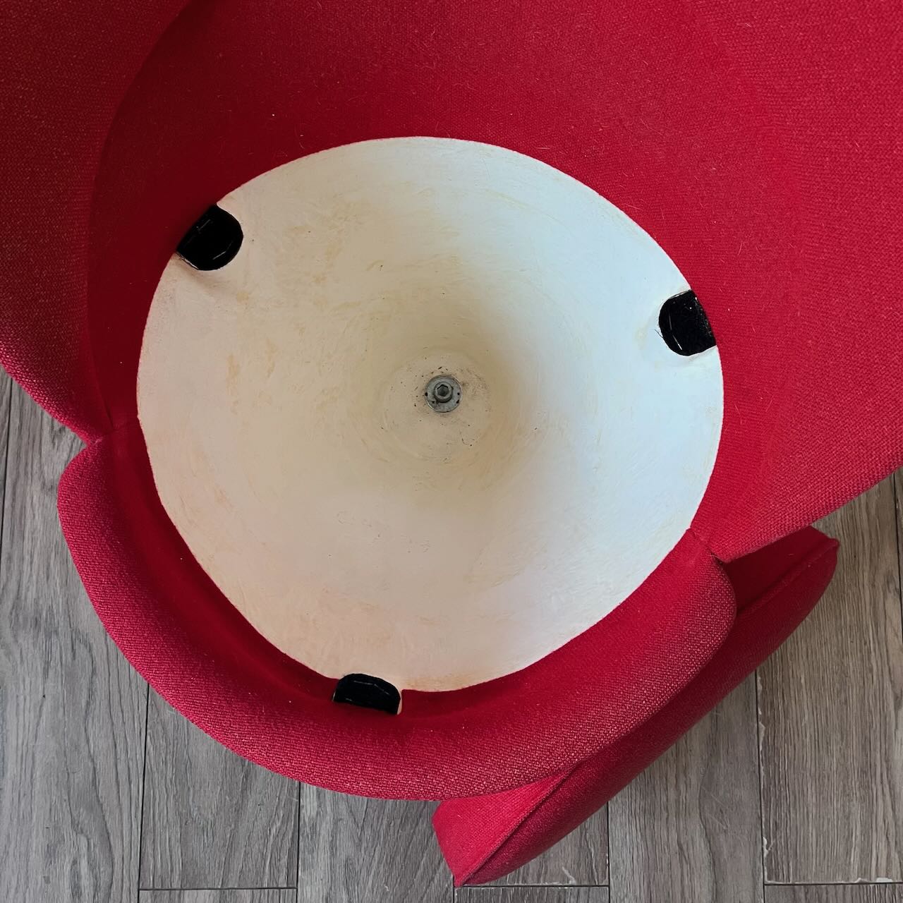 Cone Chair rouge Verner Panton 13