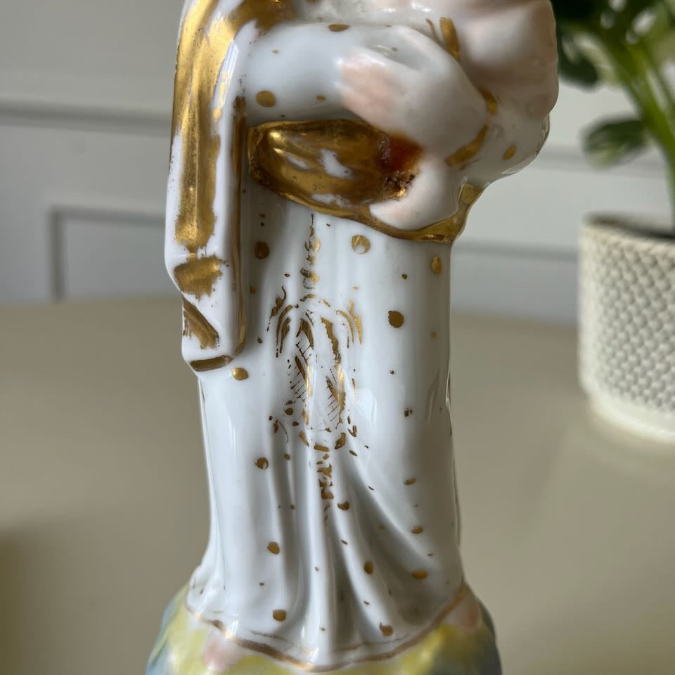 Vierge à l'enfant en faïence 4