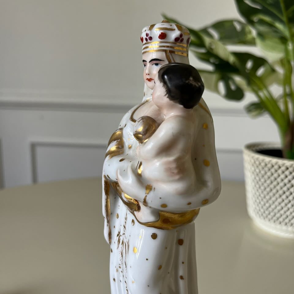 Vierge à l'enfant en faïence 5