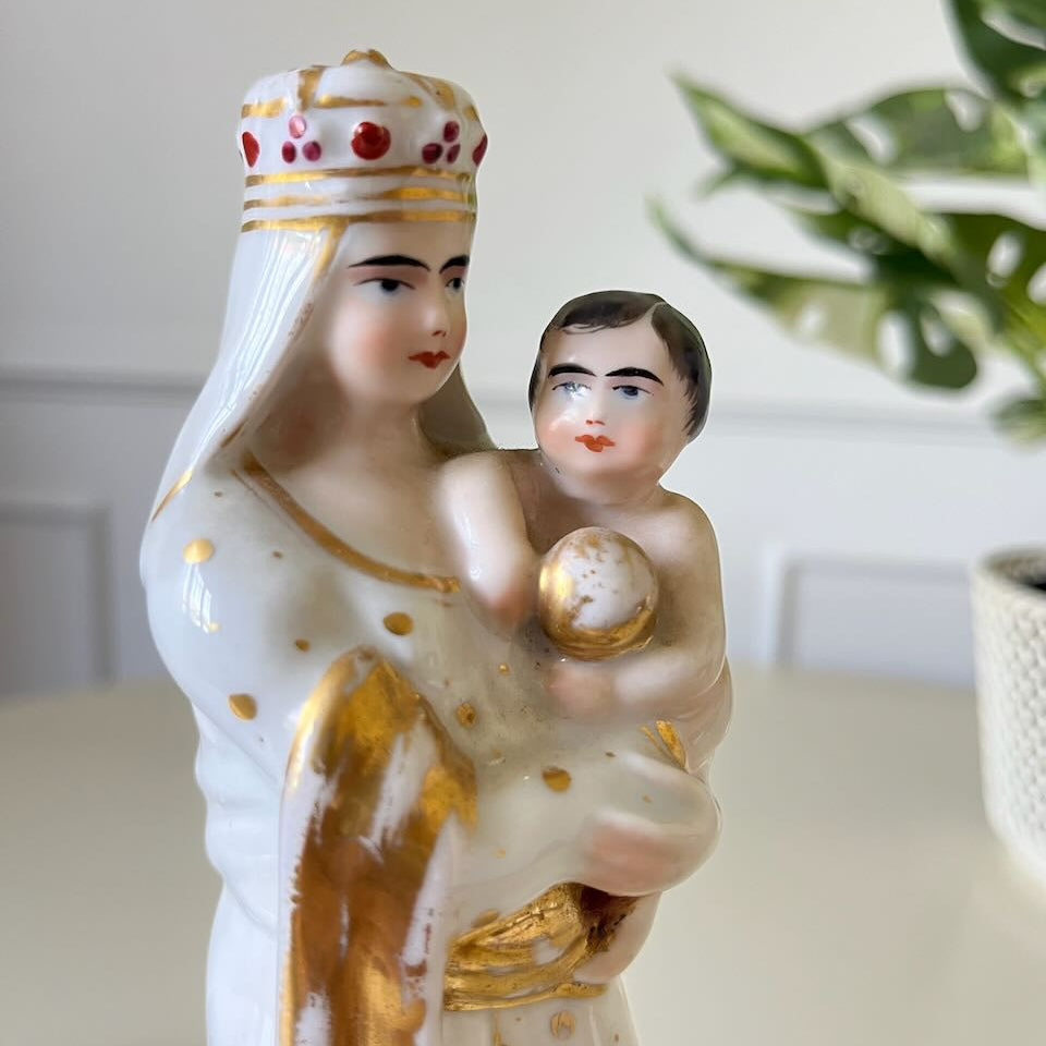 Vierge à l'enfant en faïence 8