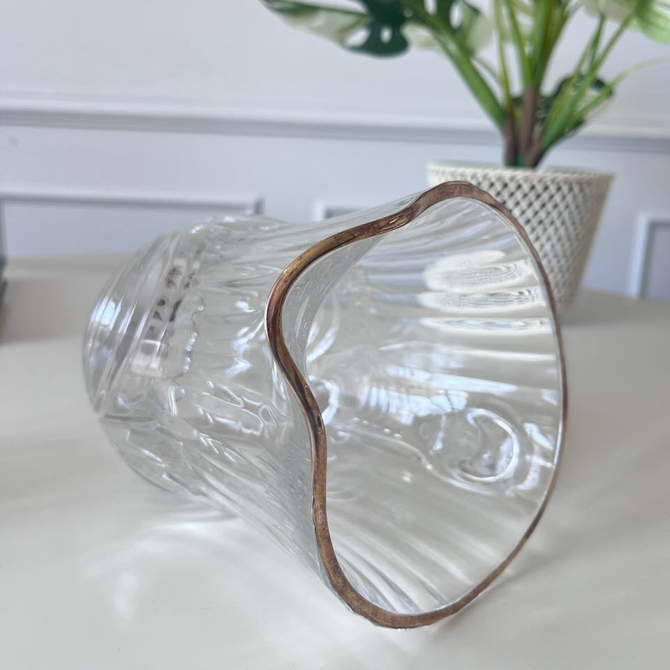Cruche en cristal au bord doré 8