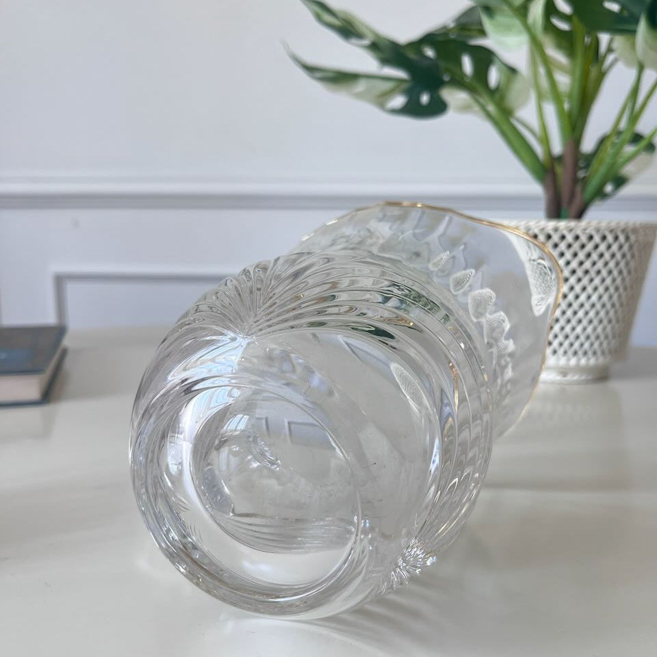 Cruche en cristal au bord doré 10