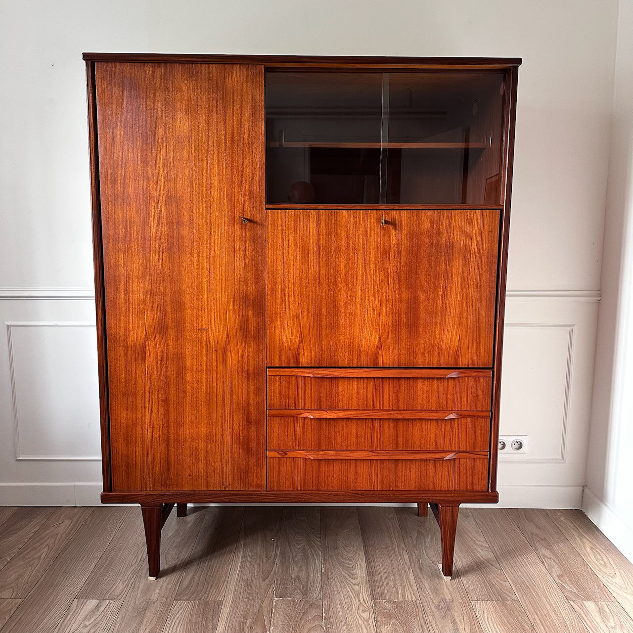 Armoire en teck scandinave