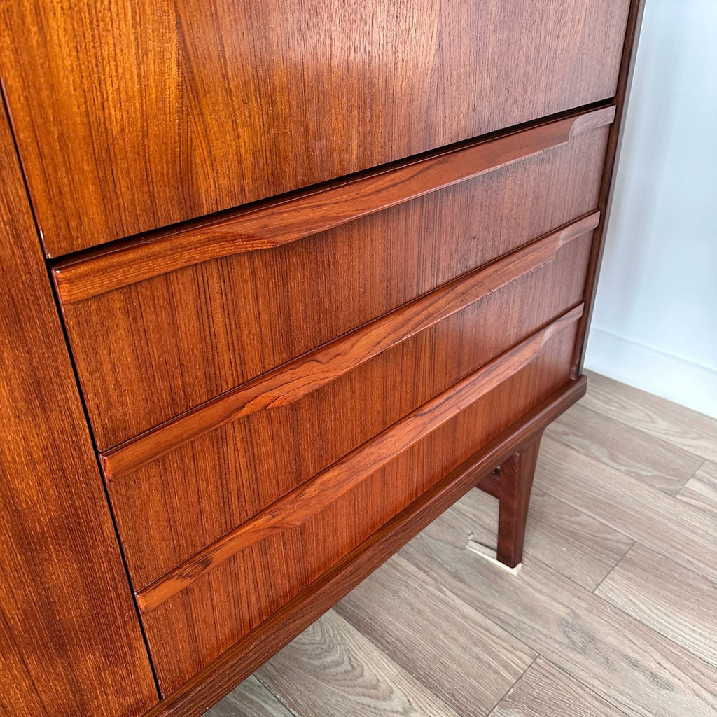 Armoire en teck scandinave