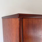 Armoire en teck scandinave