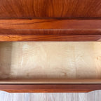Armoire en teck scandinave