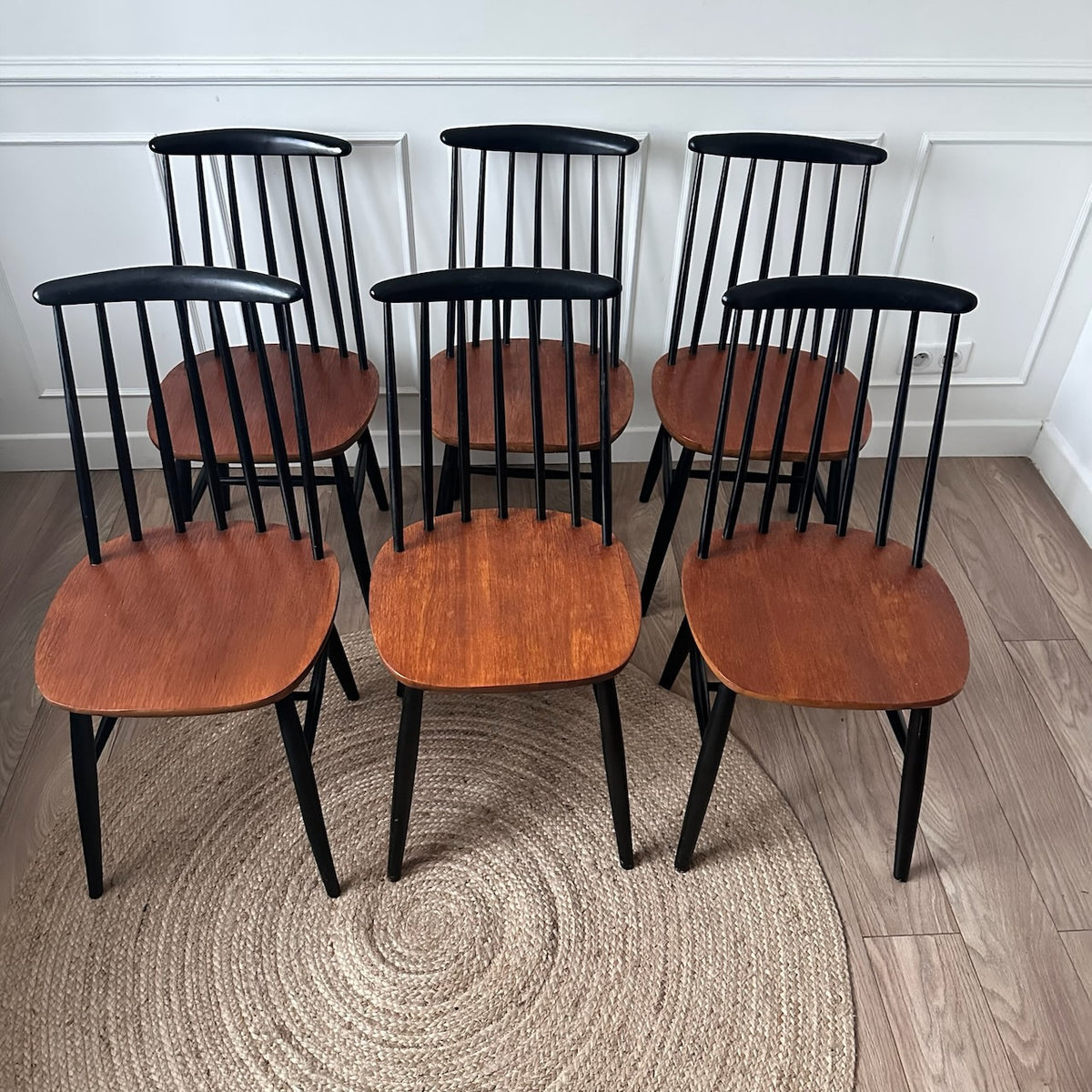 Lot de 6 chaises à barreaux bois et noires