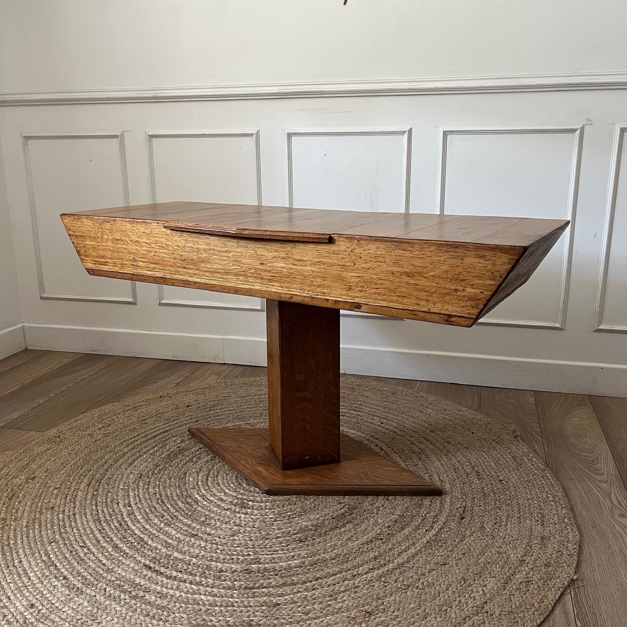 Console coiffeuse moderniste