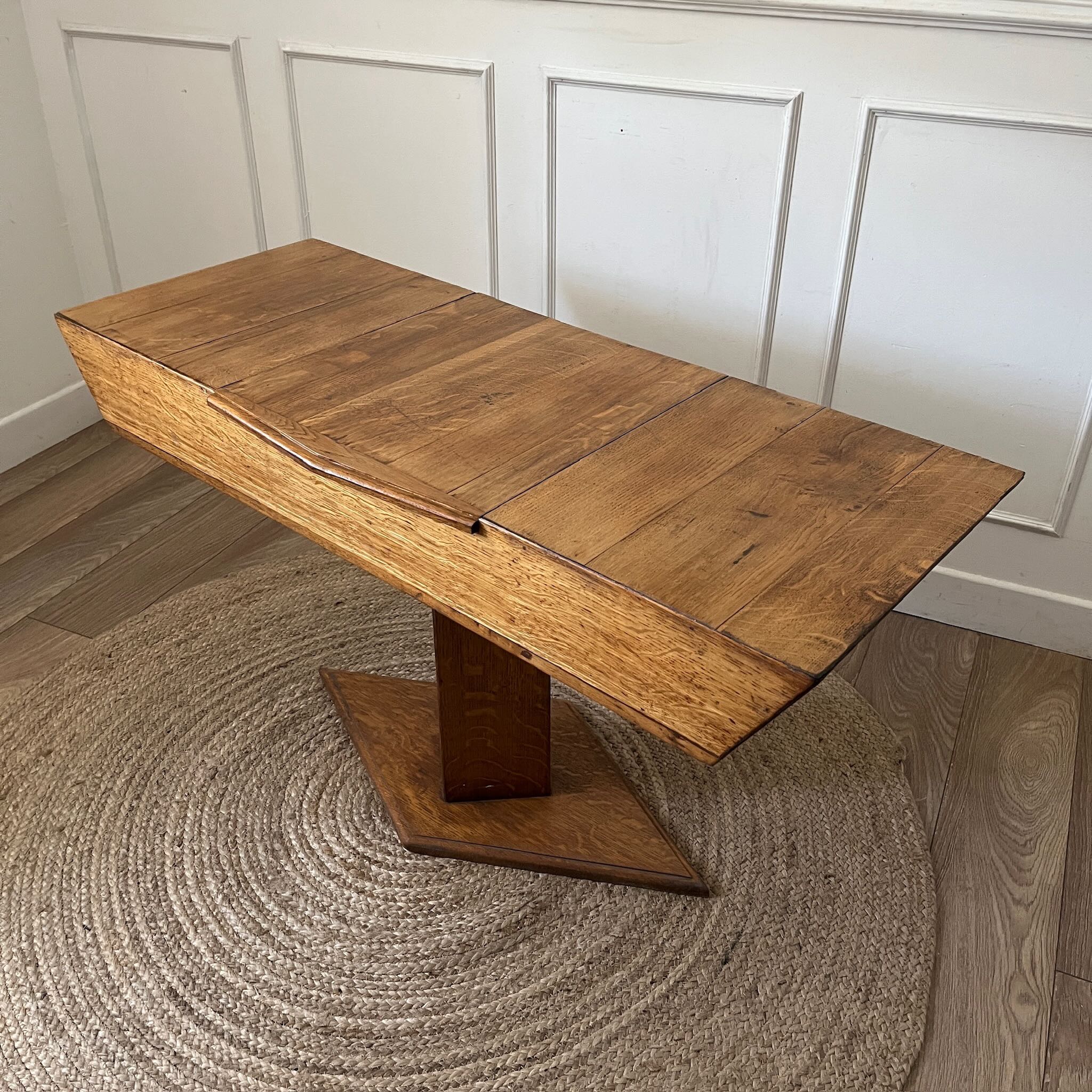 Console coiffeuse moderniste