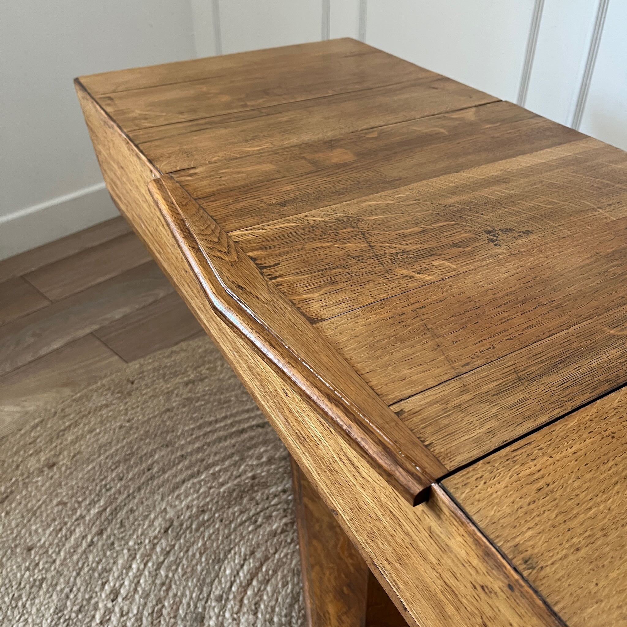 Console coiffeuse moderniste