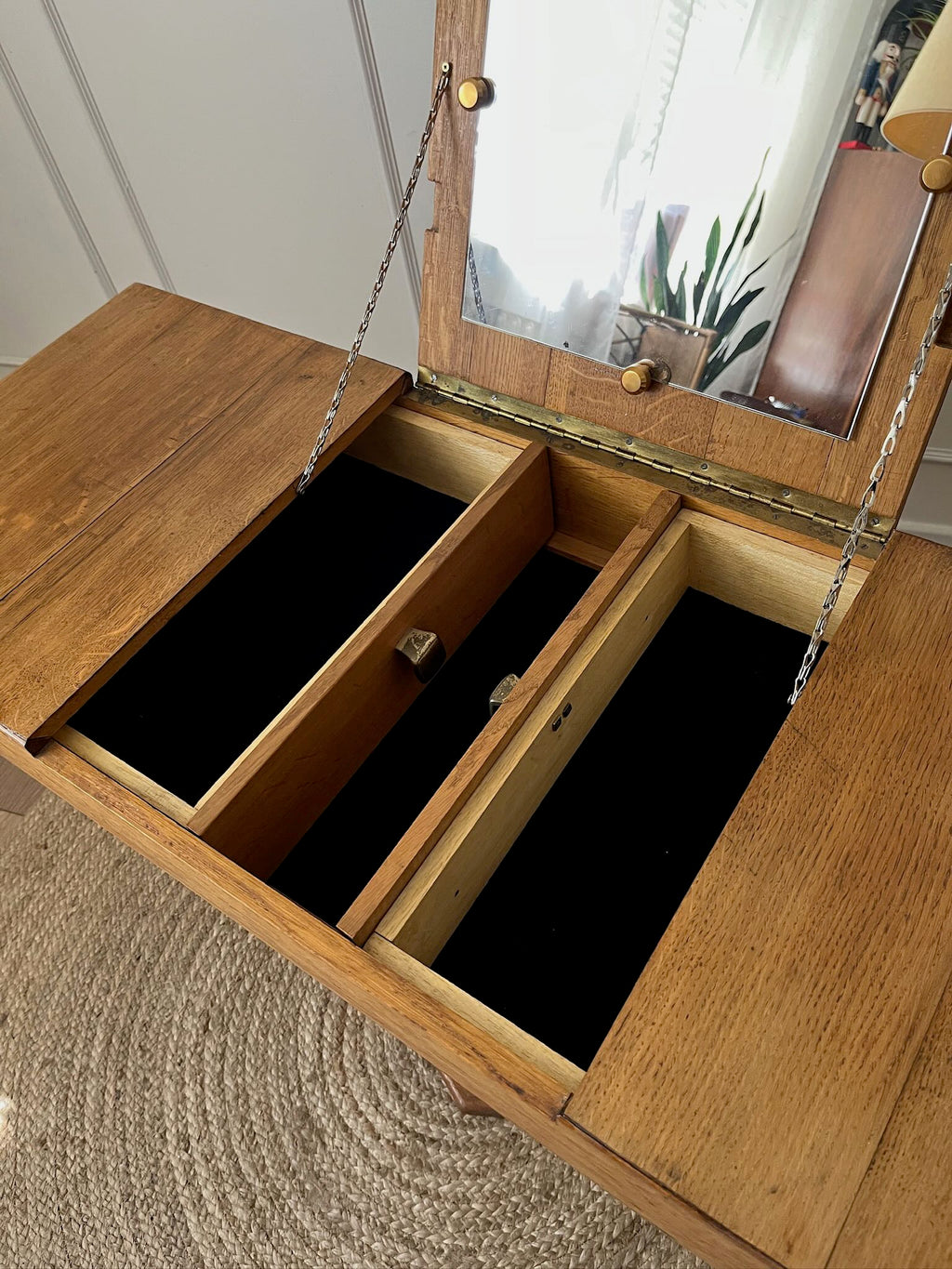 Console coiffeuse moderniste