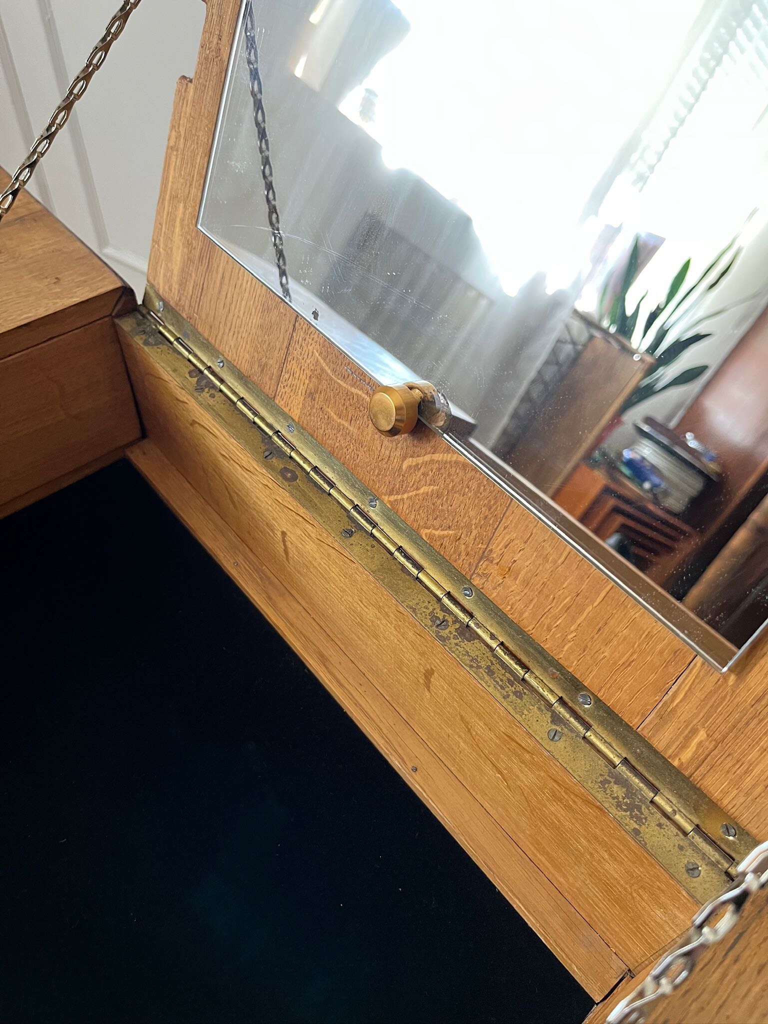 Console coiffeuse moderniste