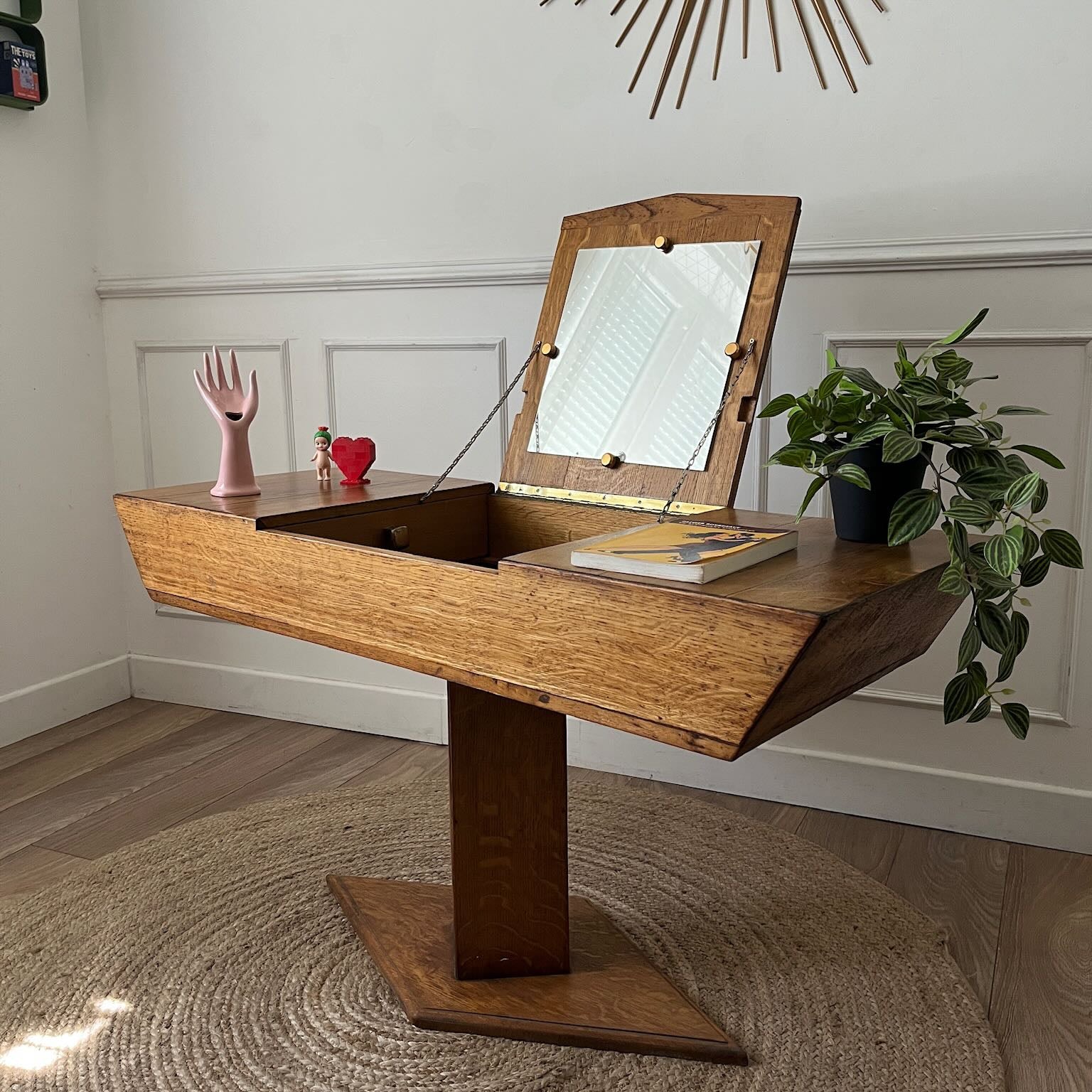 Console coiffeuse moderniste