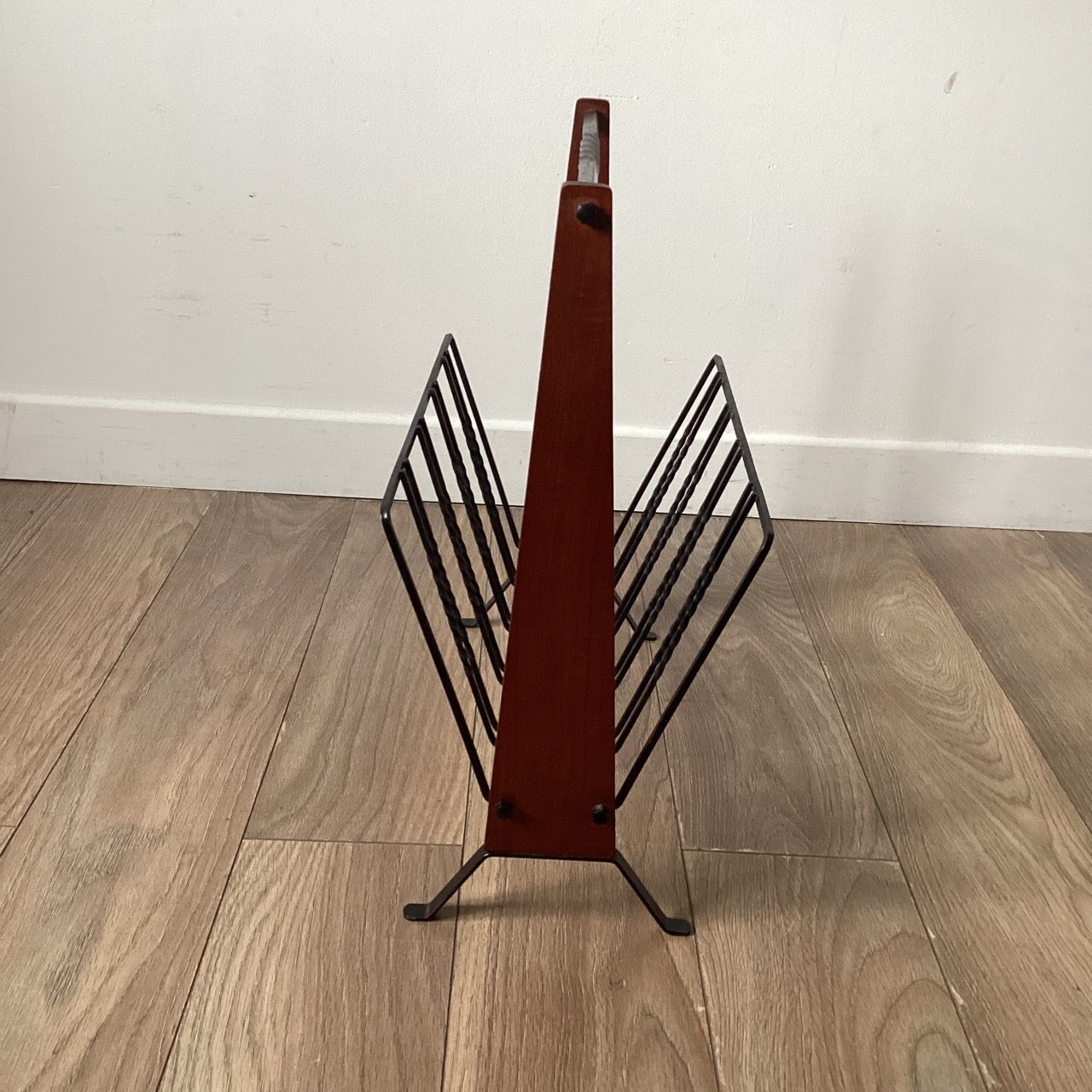 Porte-revues en teck et métal