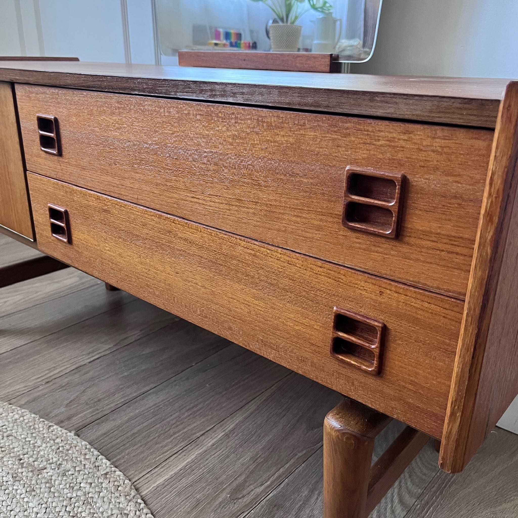 Coiffeuse scandinave en teck avec miroir