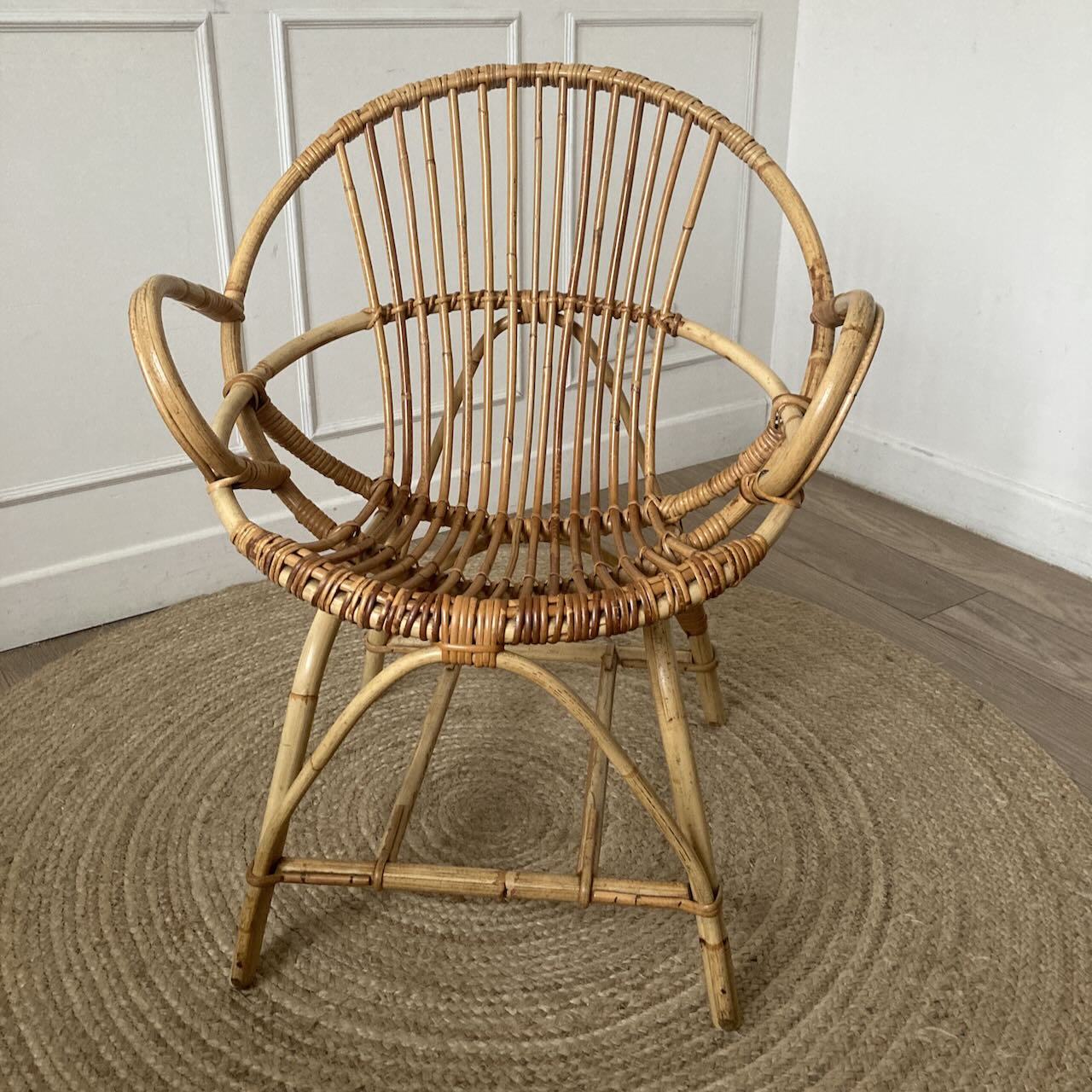 Fauteuil "coquille" en rotin