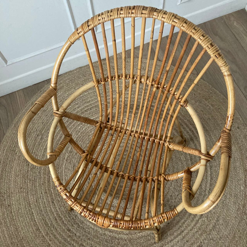 Fauteuil "coquille" en rotin