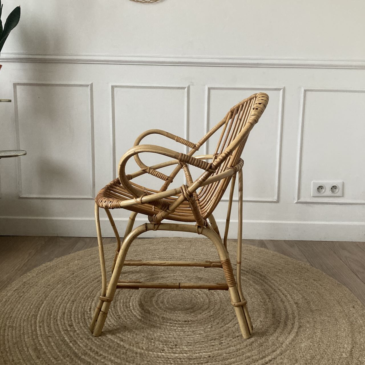 Fauteuil "coquille" en rotin