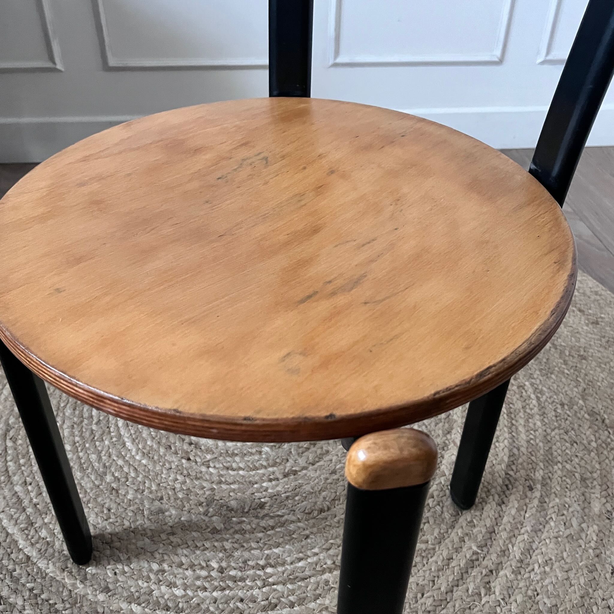 Chaises vintage en métal noir et bois
