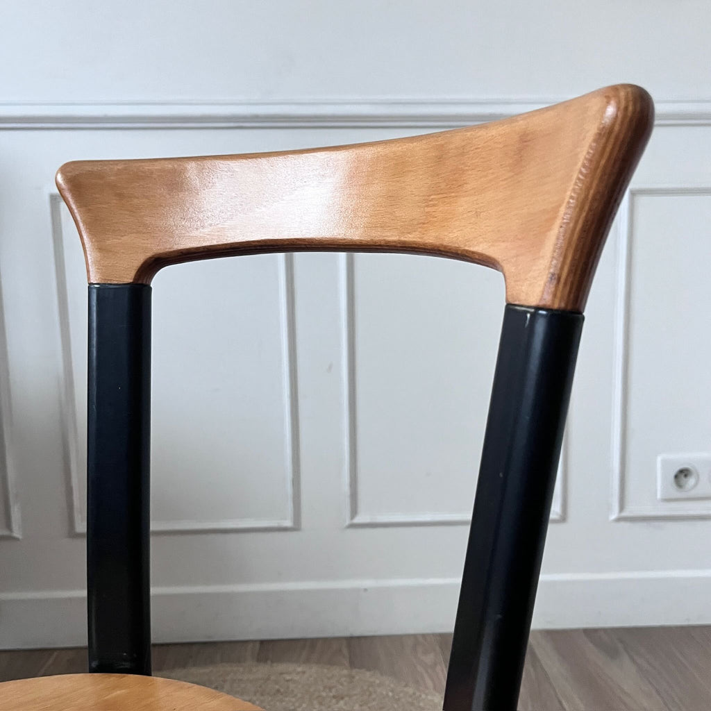 Chaises vintage en métal noir et bois