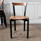 Chaises vintage en métal noir et bois