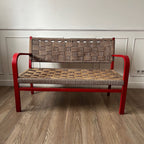 Banc vintage en bois rouge et corde