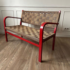 Banc vintage en bois rouge et corde