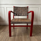 Fauteuil vintage en bois rouge et corde