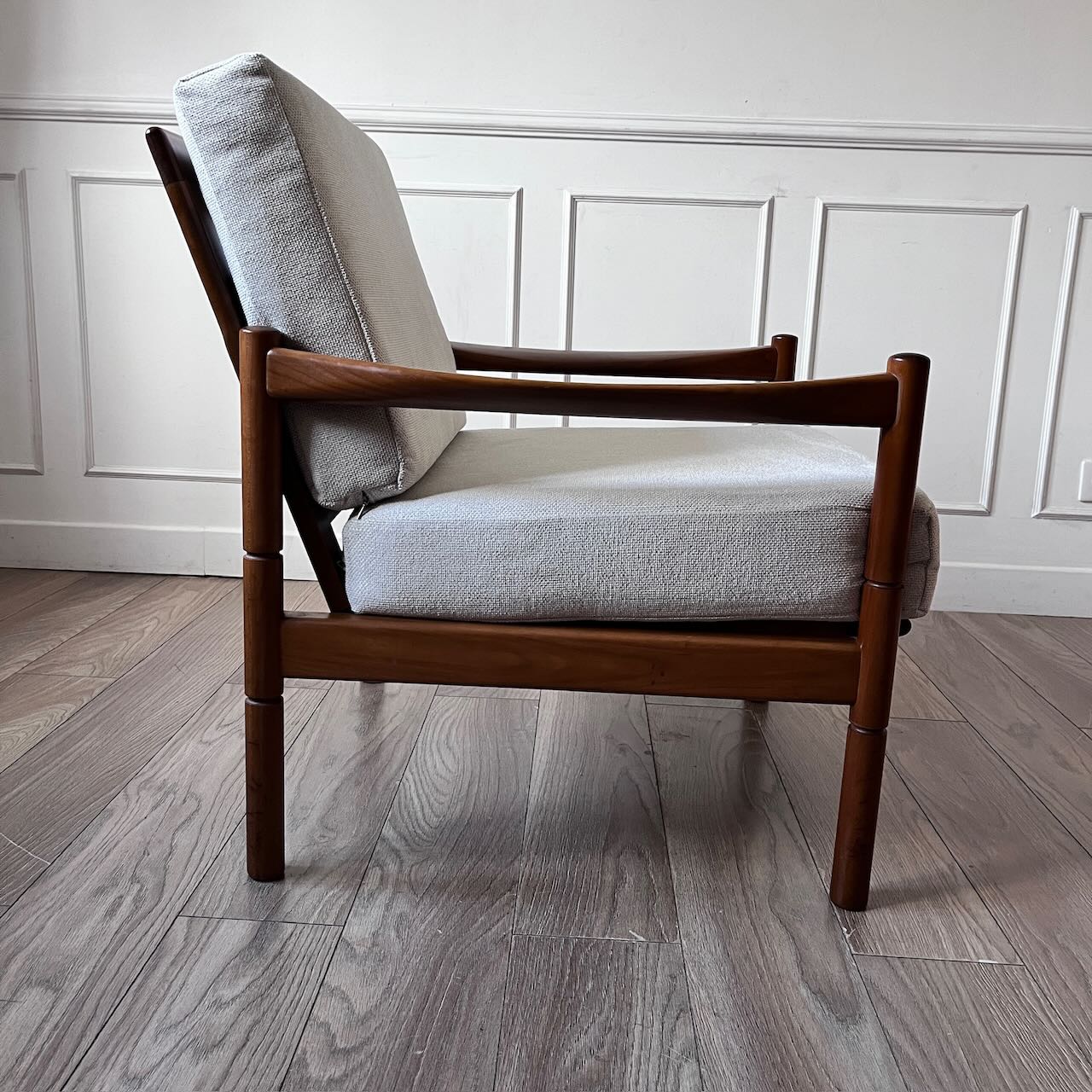 Fauteuil scandinave tissu blanc