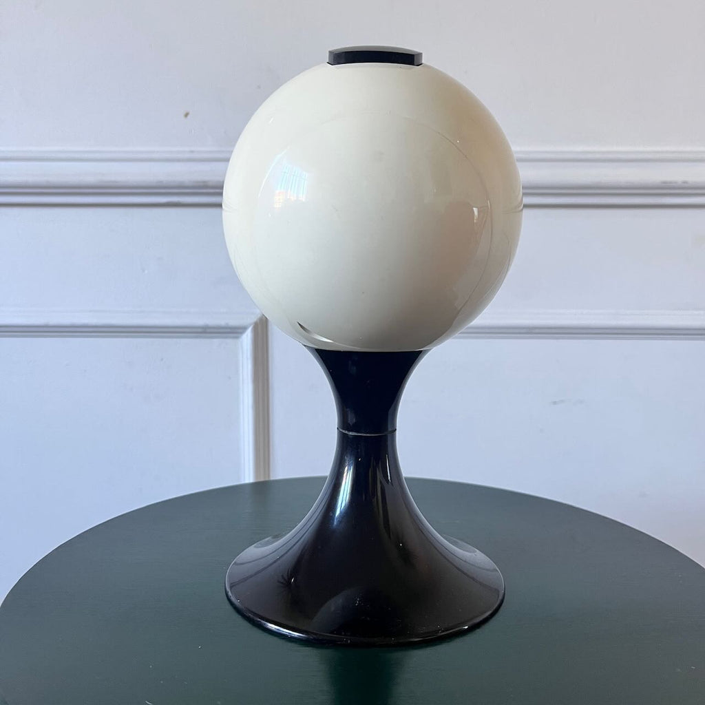 Réveil vintage sur pied tulipe