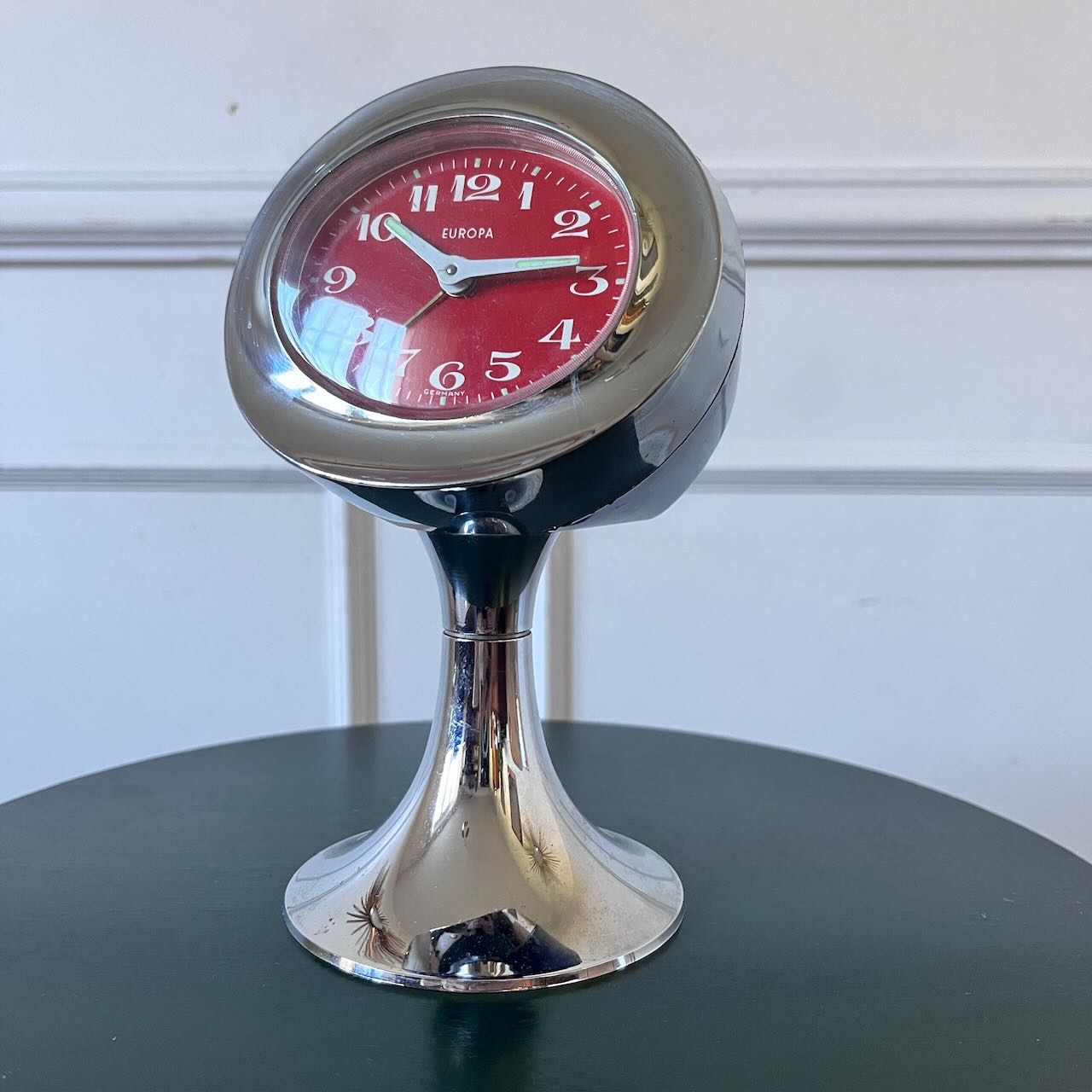 Réveil vintage Europa chrome et rouge