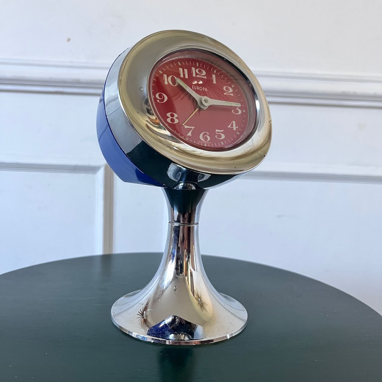 Réveil vintage Europa chrome et rouge