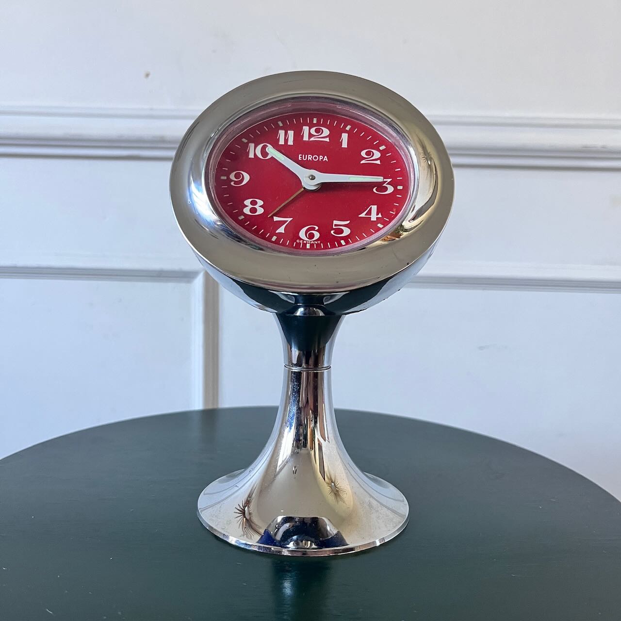 Réveil vintage Europa chrome et rouge
