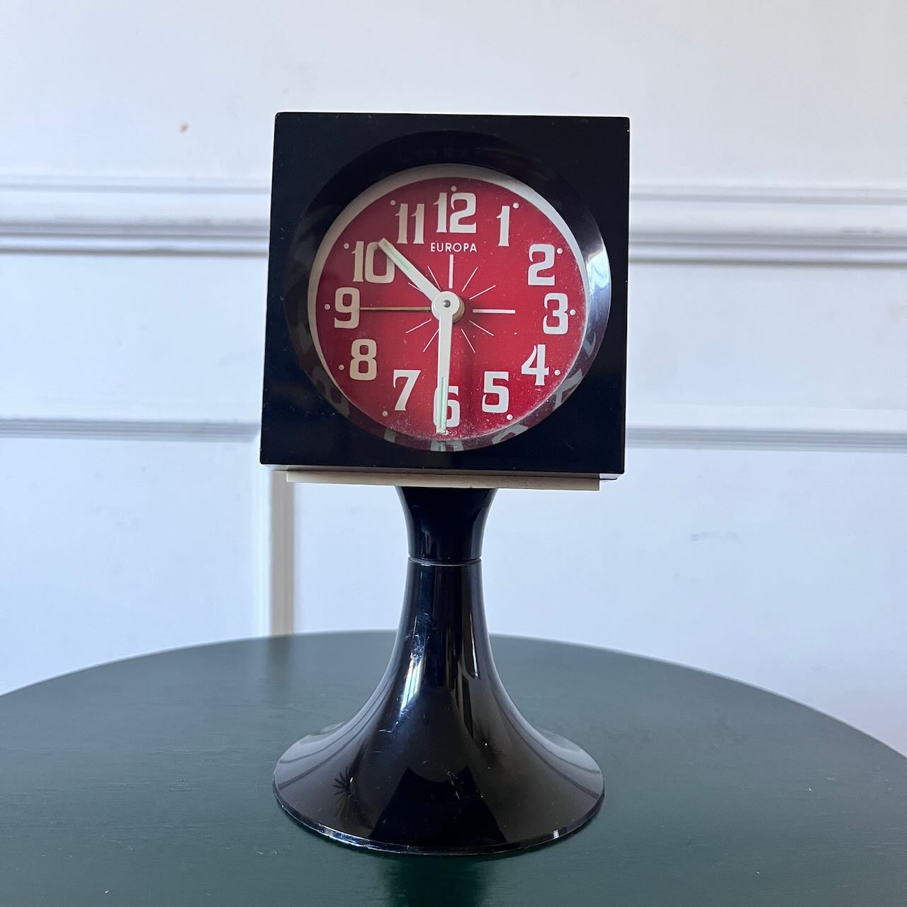 Réveil vintage Europa carré noir