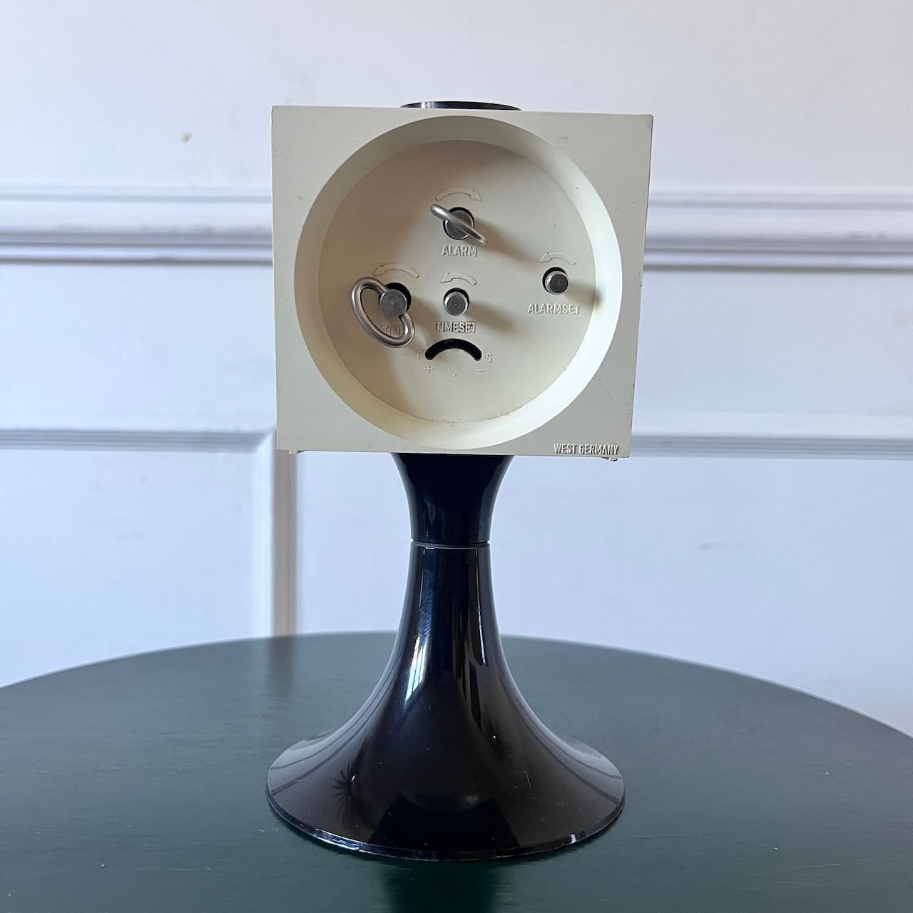 Réveil vintage Europa carré noir