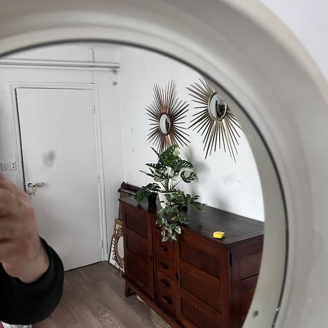 Miroir rond en plastique blanc 70's