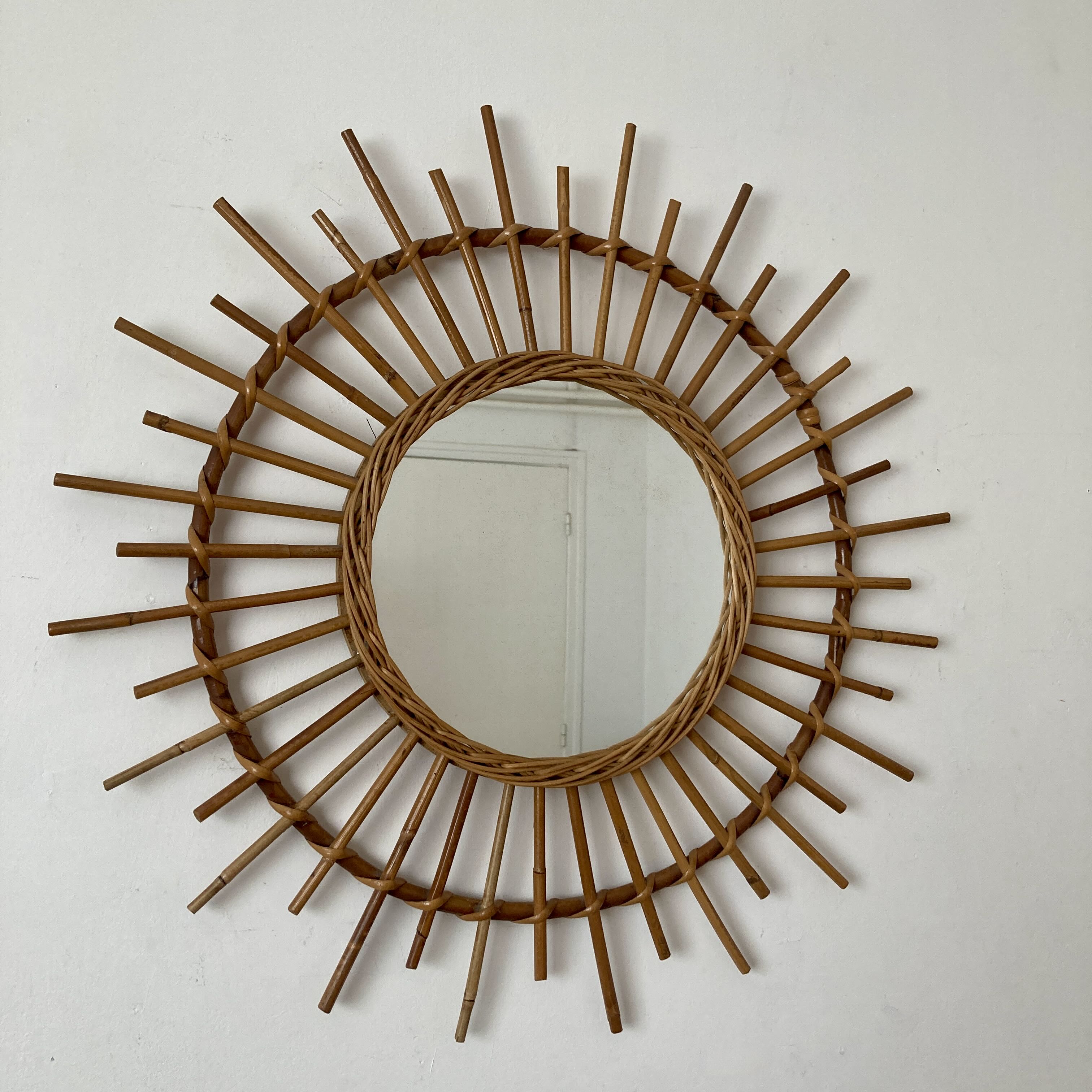 Miroir soleil en rotin