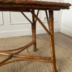 Table basse Formica rouge et osier tressé