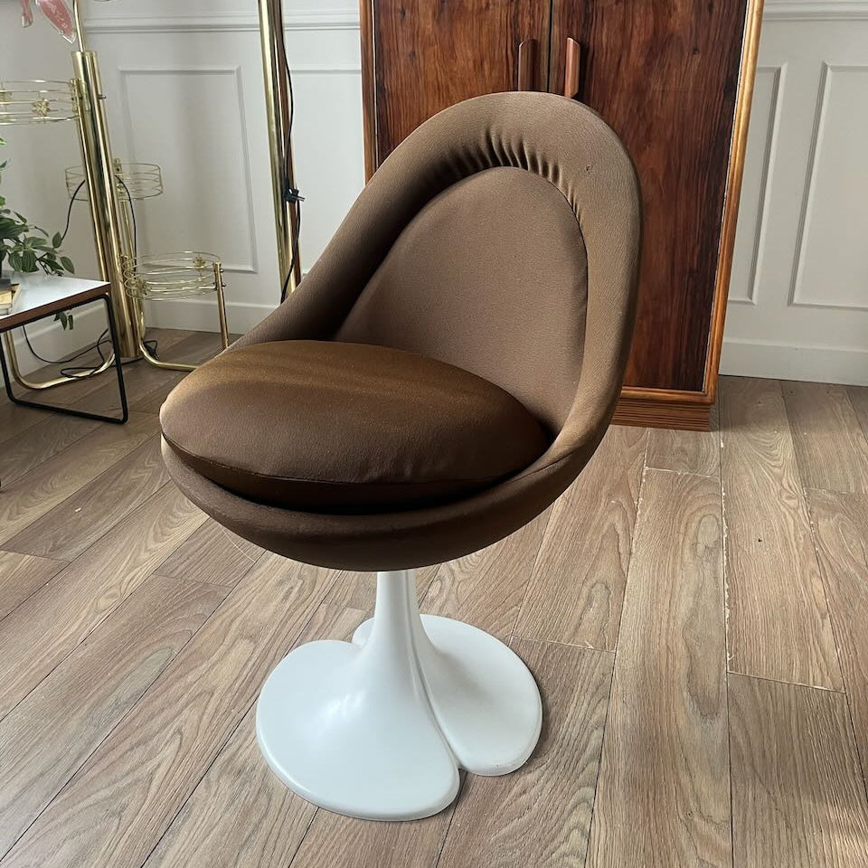 Chaise Egg, Christian Adam