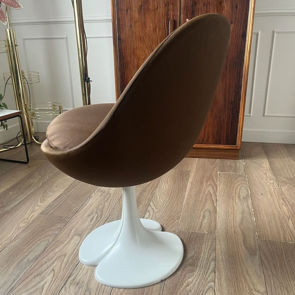 Chaise Egg, Christian Adam