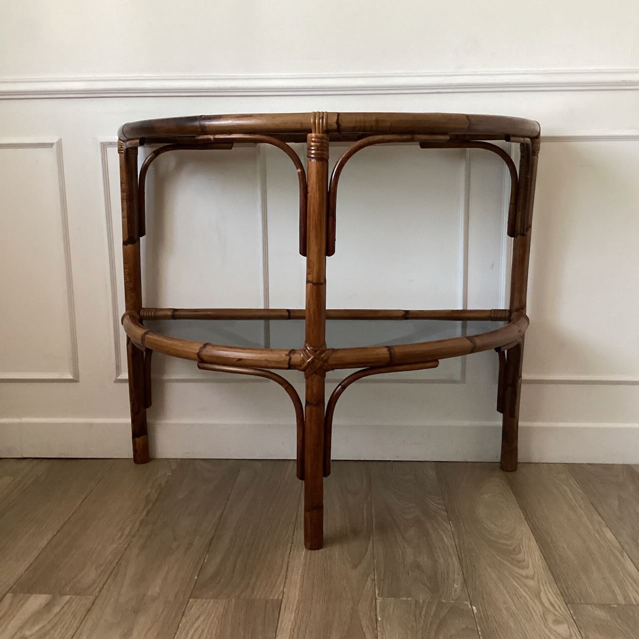 Grande console en rotin et verre fumé