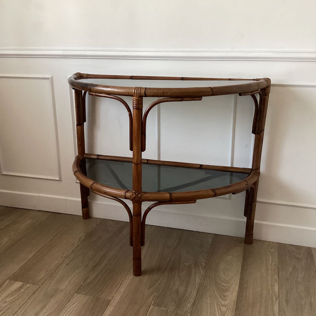 Grande console en rotin et verre fumé