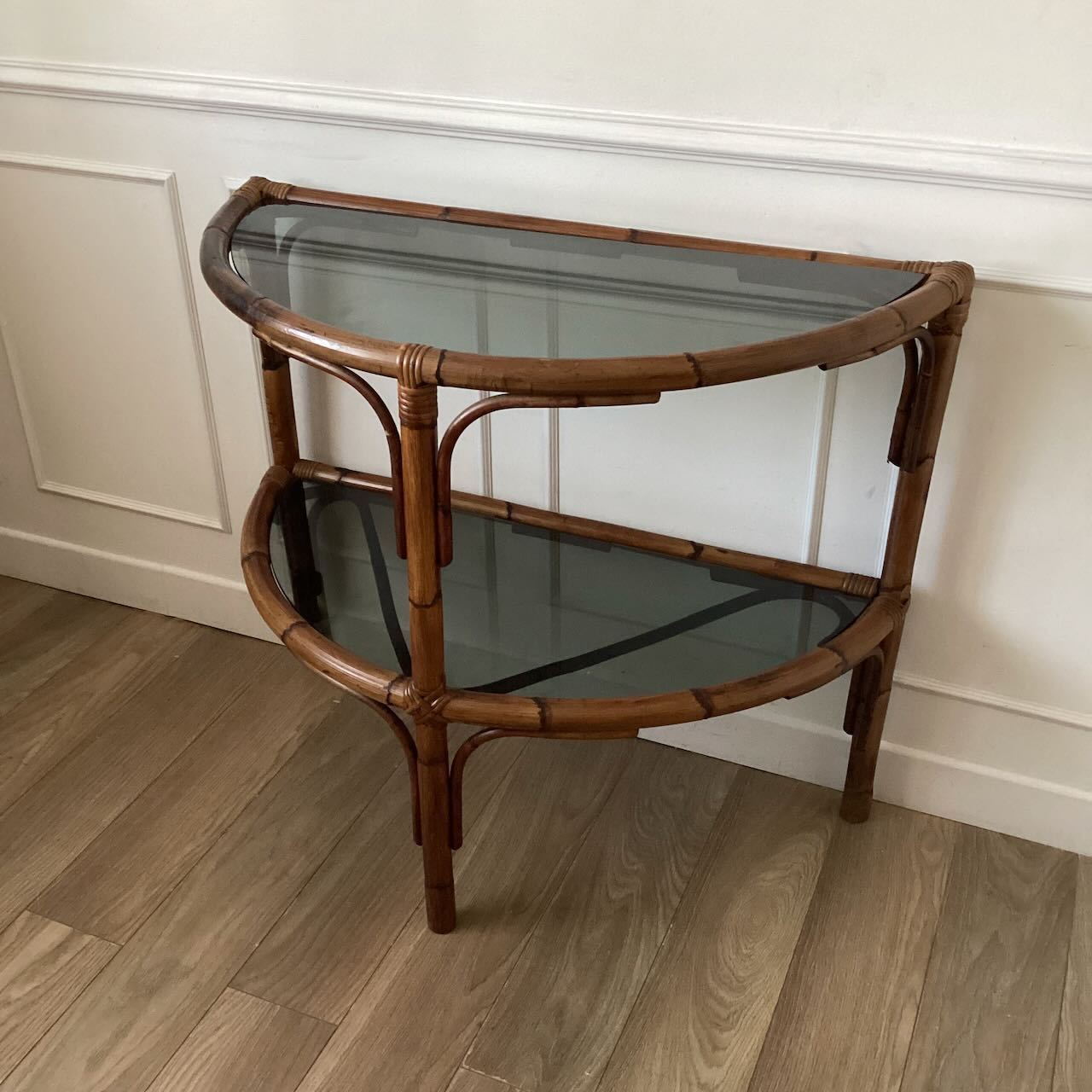 Grande console en rotin et verre fumé