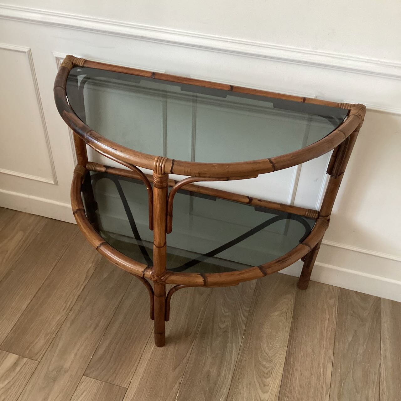 Grande console en rotin et verre fumé