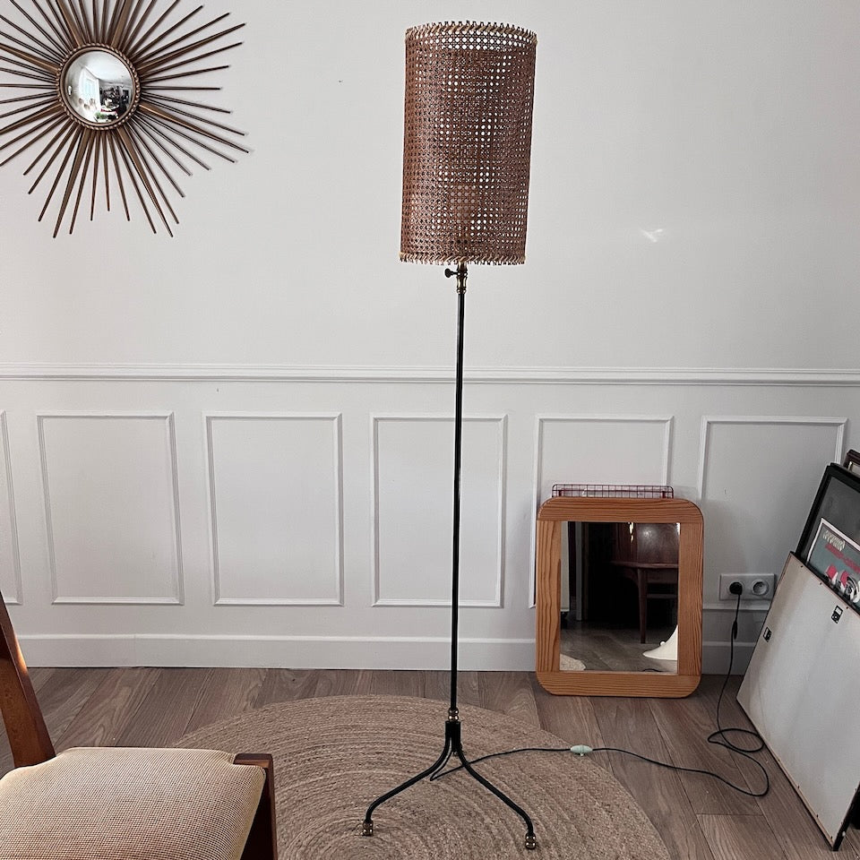 Lampadaire en métal et cannage