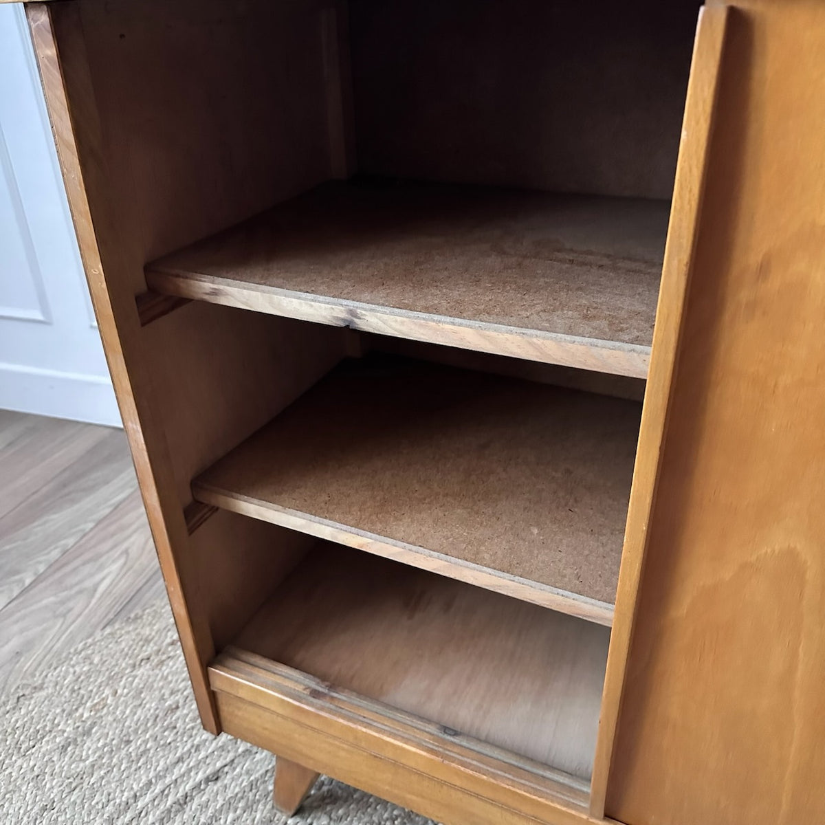 Petite meuble de rangement
